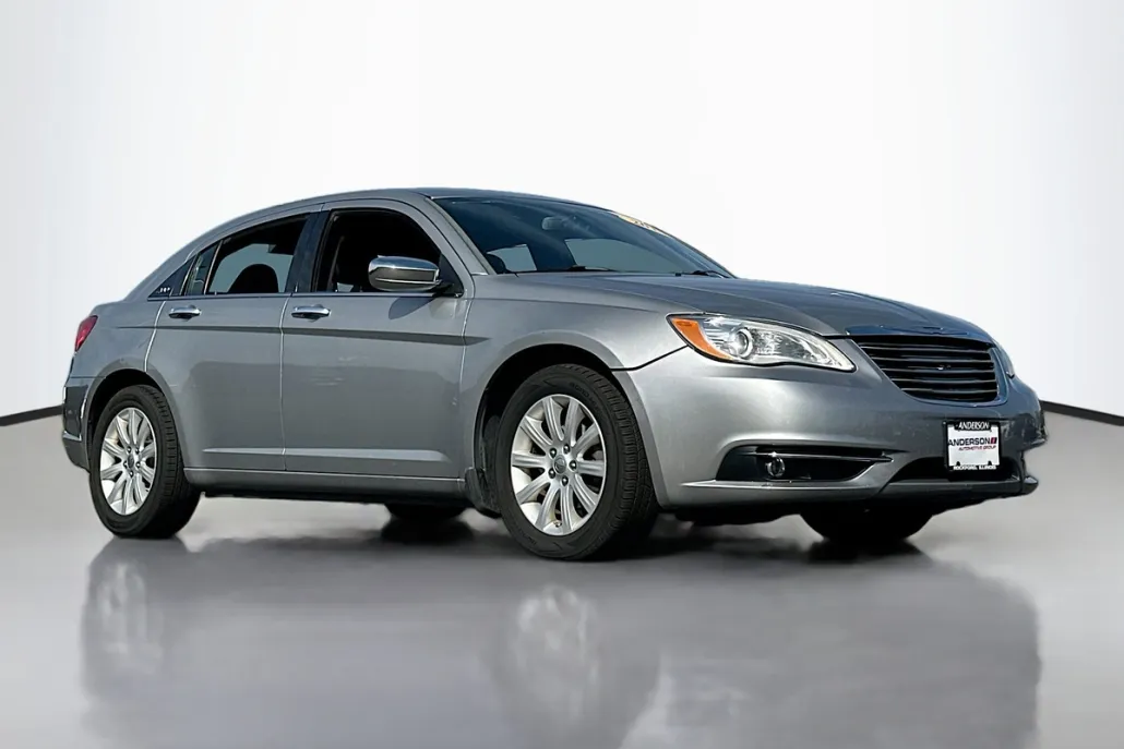 2014 Chrysler 200 Limited photo 1