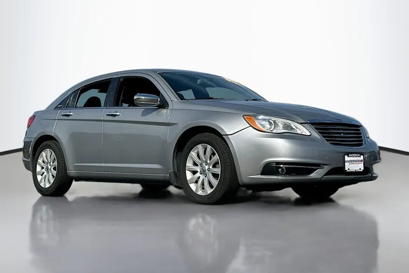 2014 Chrysler 200 Limited photo 1