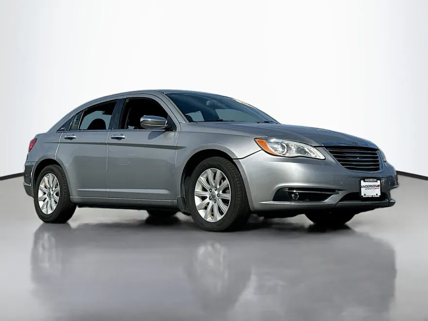 2014 Chrysler 200 Limited photo 1