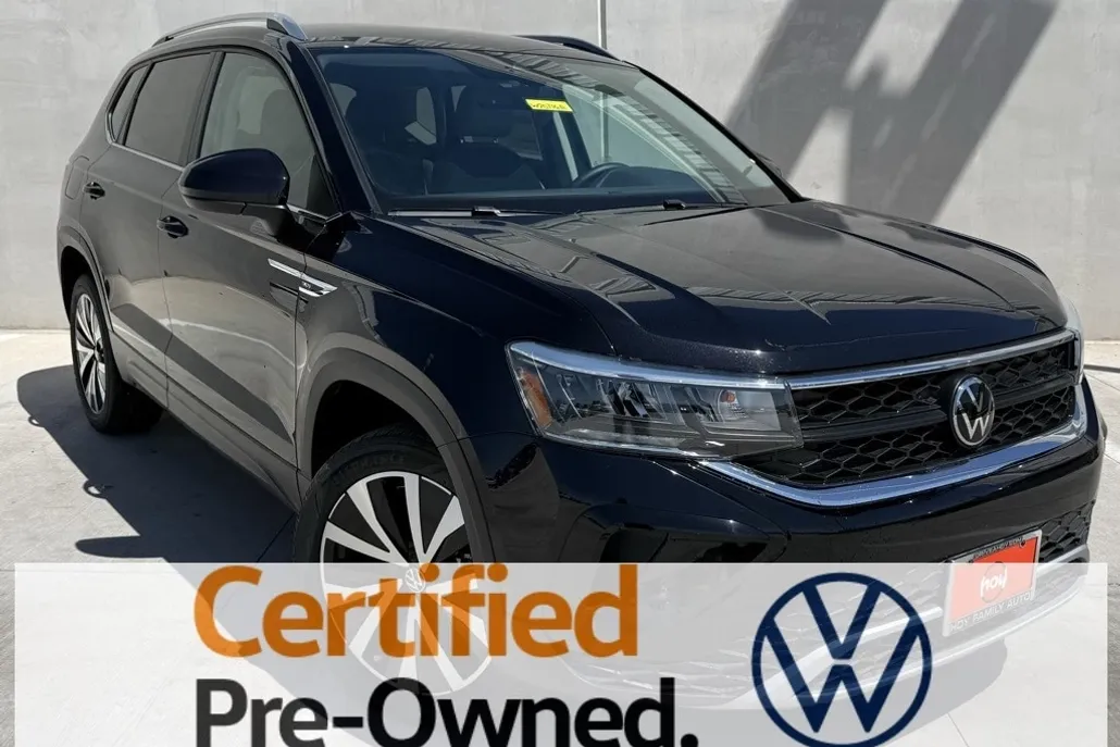 2024 Volkswagen Taos SE photo 1