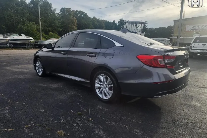 2019 Honda Accord LX 1.5T photo 1