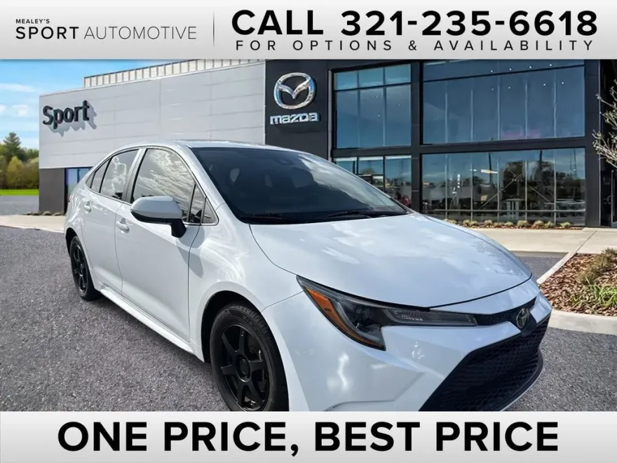 2022 Toyota Corolla LE photo 1