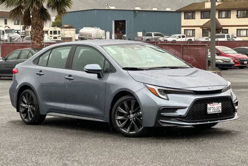 2024 Toyota Corolla SE photo 1
