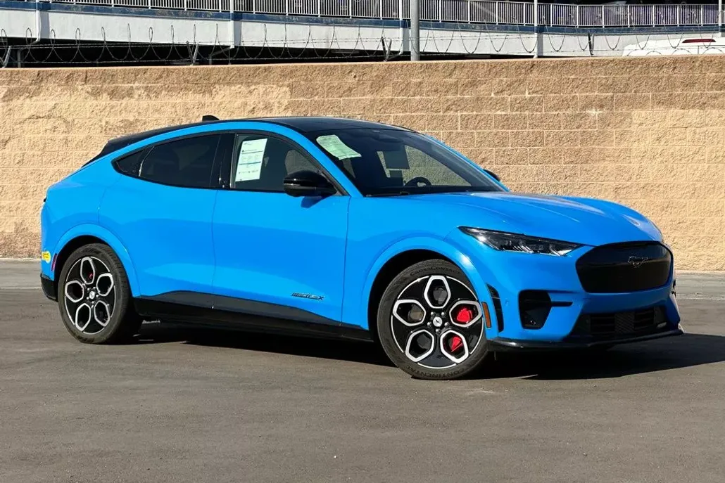 2022 Ford Mustang Mach-E GT photo 1