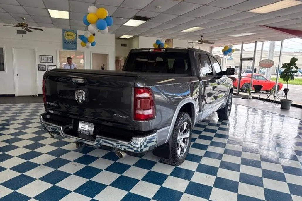 2019 Ram 1500 Laramie photo 1