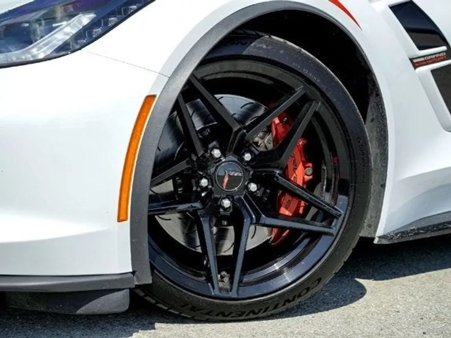 2017 Chevrolet Corvette Grand Sport 2LT photo 2