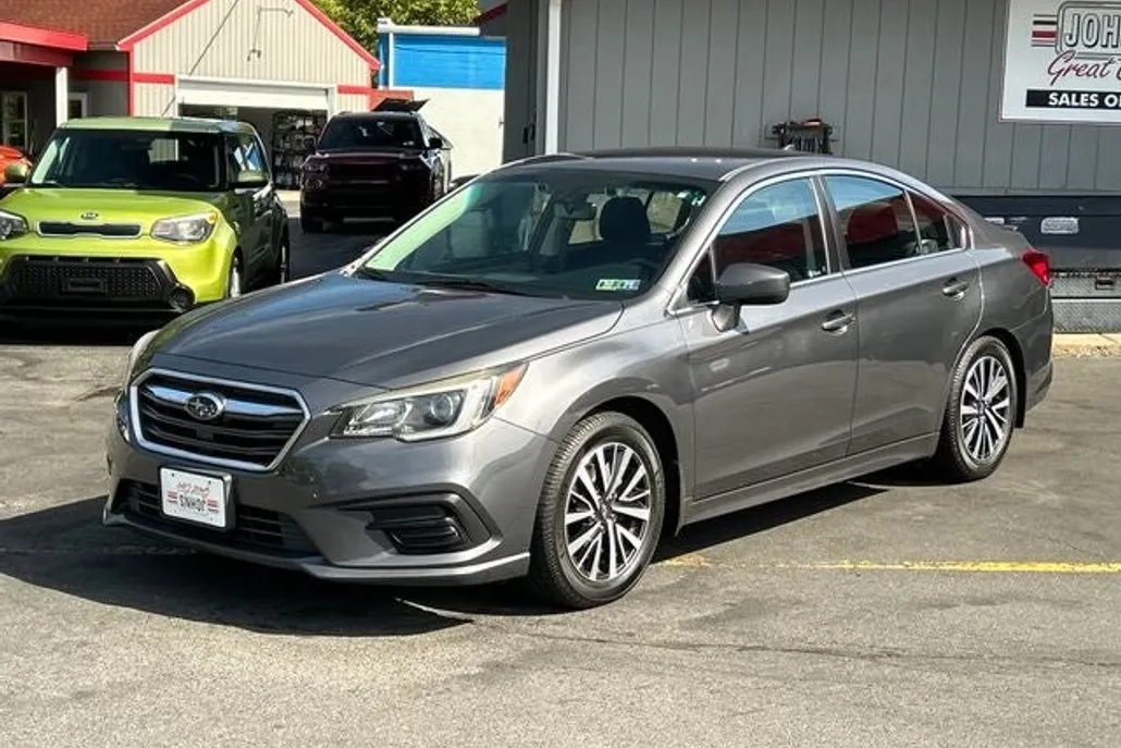 2019 Subaru Legacy 2.5i Premium photo 1