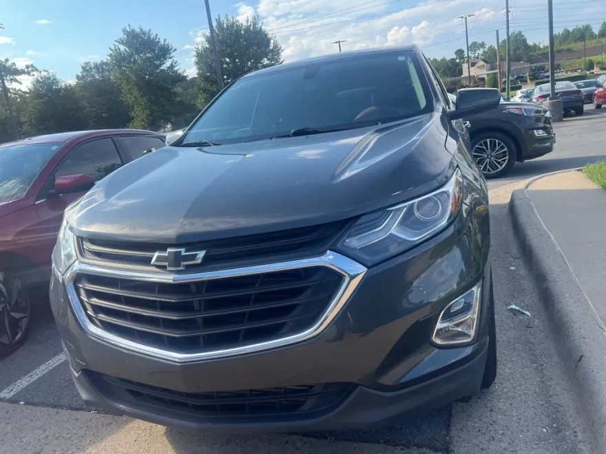 2018 Chevrolet Equinox LT photo 1