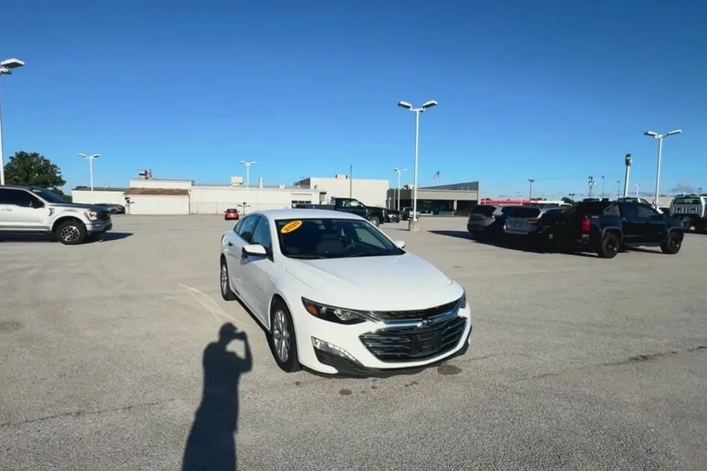 2020 Chevrolet Malibu 1LT photo 1