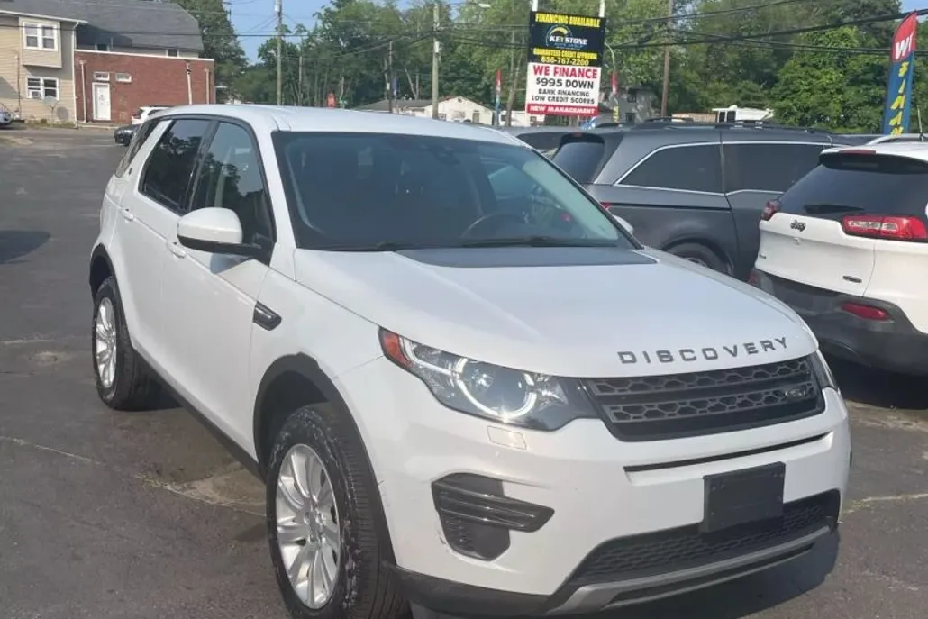 2016 Land Rover Discovery Sport SE photo 1