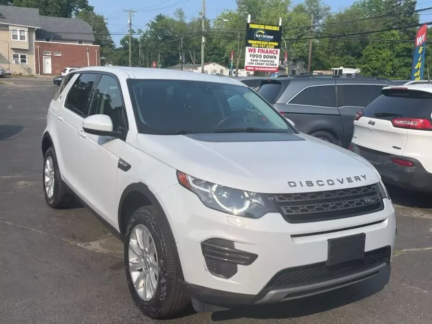 2016 Land Rover Discovery Sport SE photo 1