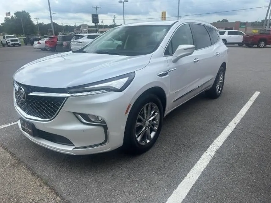 2022 Buick Enclave Avenir photo 1