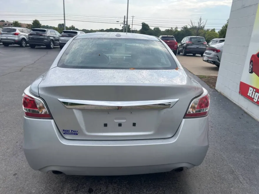 2015 Nissan Altima 2.5 S photo 1