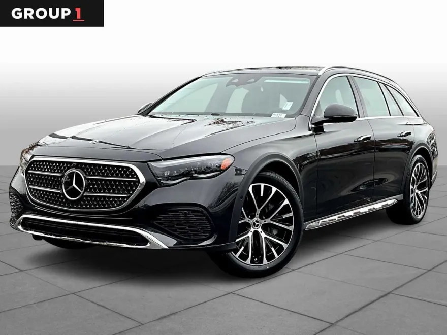 2025 Mercedes Benz E 450 4MATIC Wagon photo 1