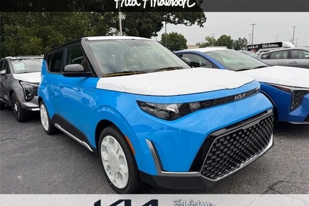 2025 Kia Soul EX photo 1