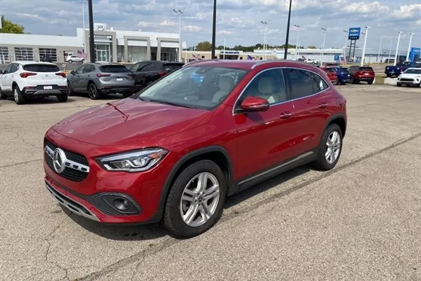 2022 Mercedes Benz GLA 250 4MATIC photo 1