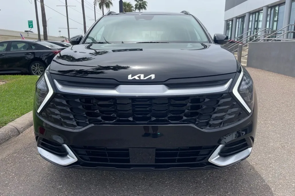2025 Kia Sportage SX photo 1