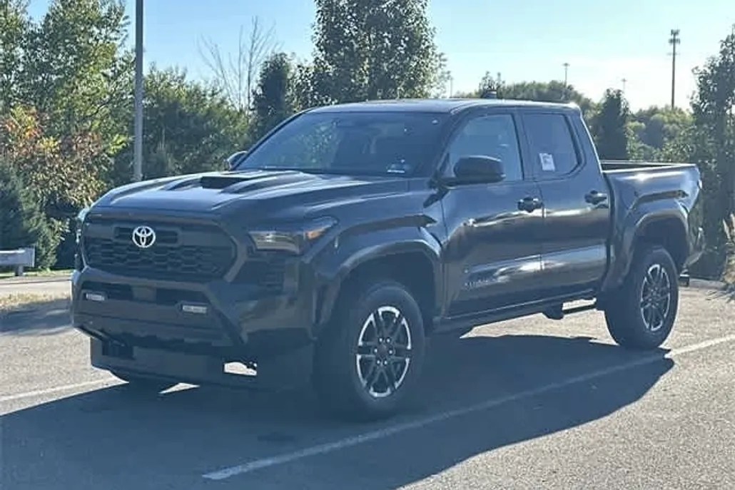 2025 Toyota Tacoma TRD Sport photo 1