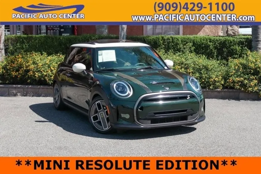 2023 Mini Cooper SE Iconic photo 1