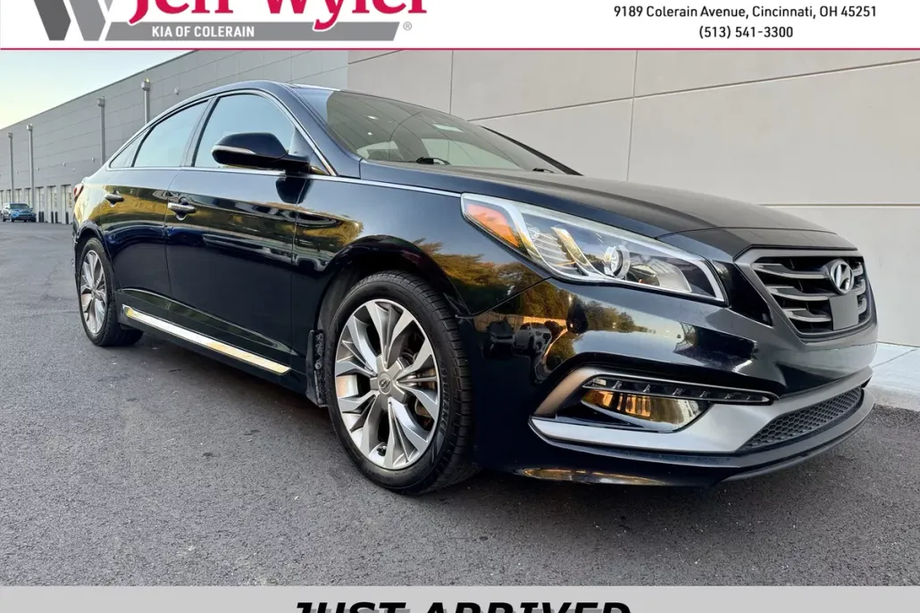 2017 Hyundai Sonata Limited 2.0T photo 1