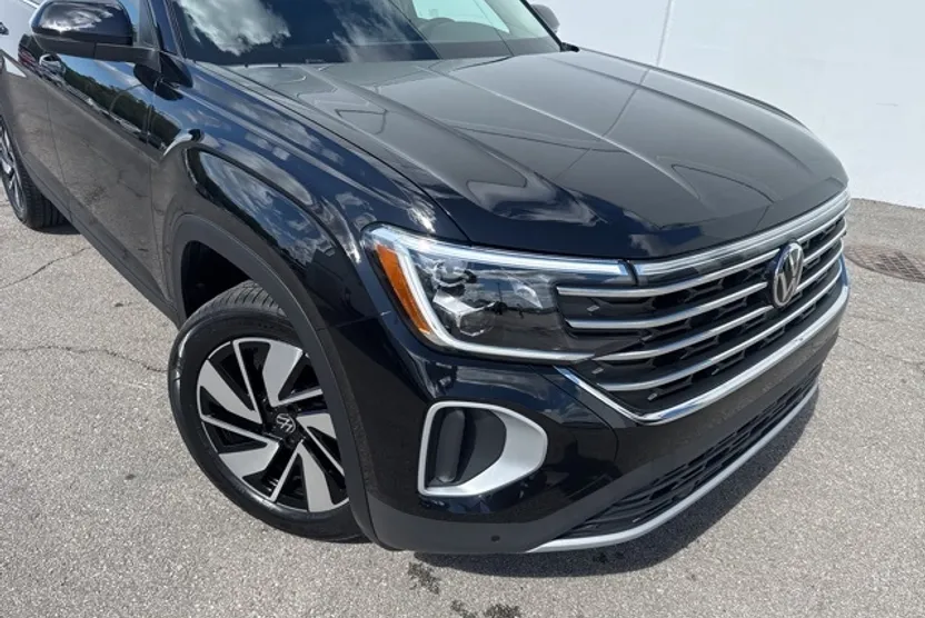 2026 Volkswagen Atlas SE Technology photo 1