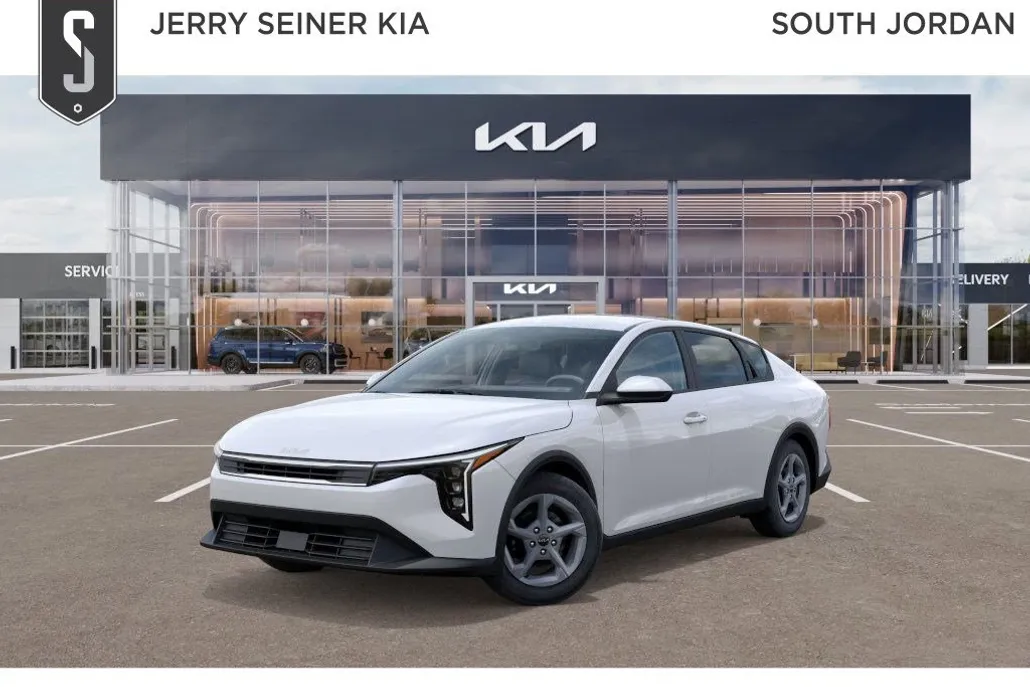 2025 Kia K4 LXS photo 1