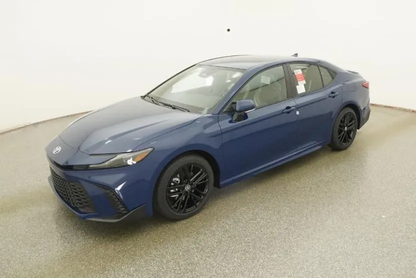 2026 Toyota Camry SE photo 1