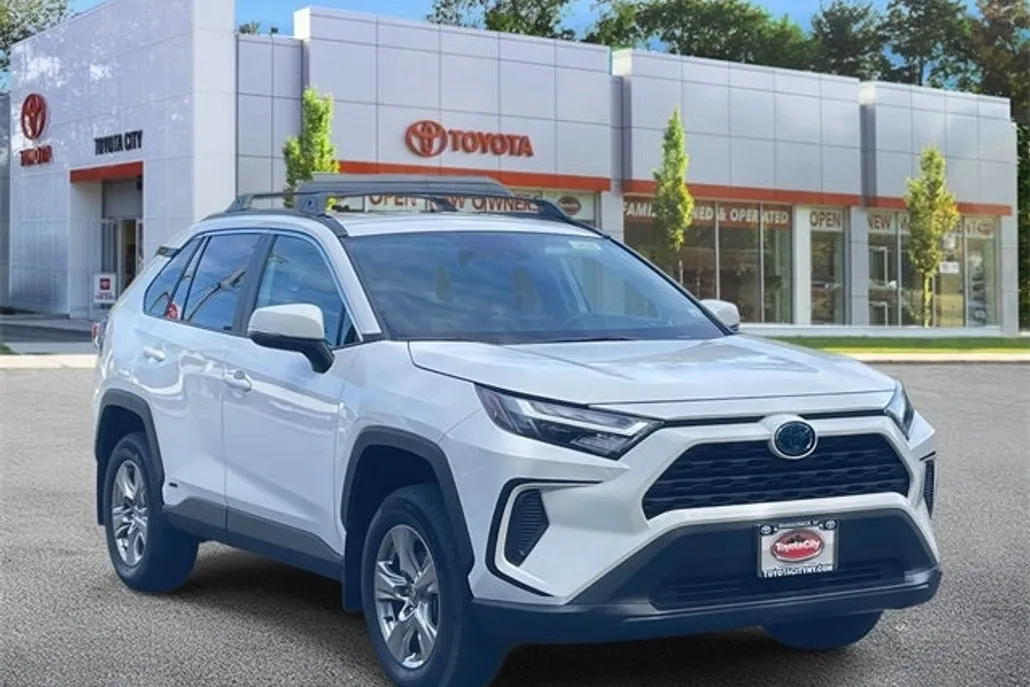 2023 Toyota RAV4 Hybrid XLE photo 1