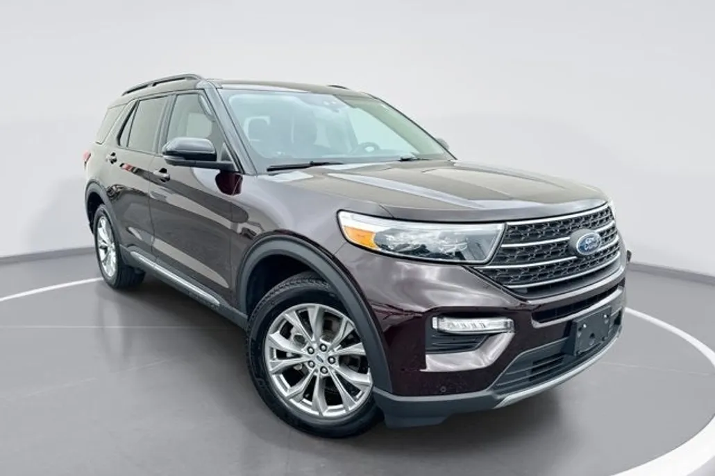 2022 Ford Explorer XLT photo 1