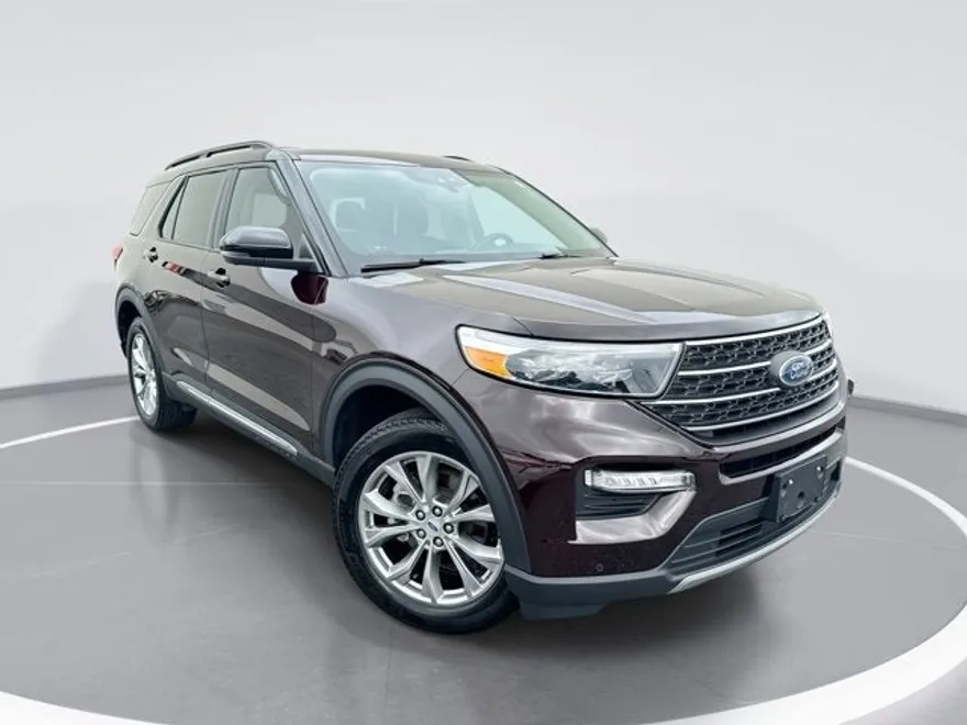 2022 Ford Explorer XLT photo 1