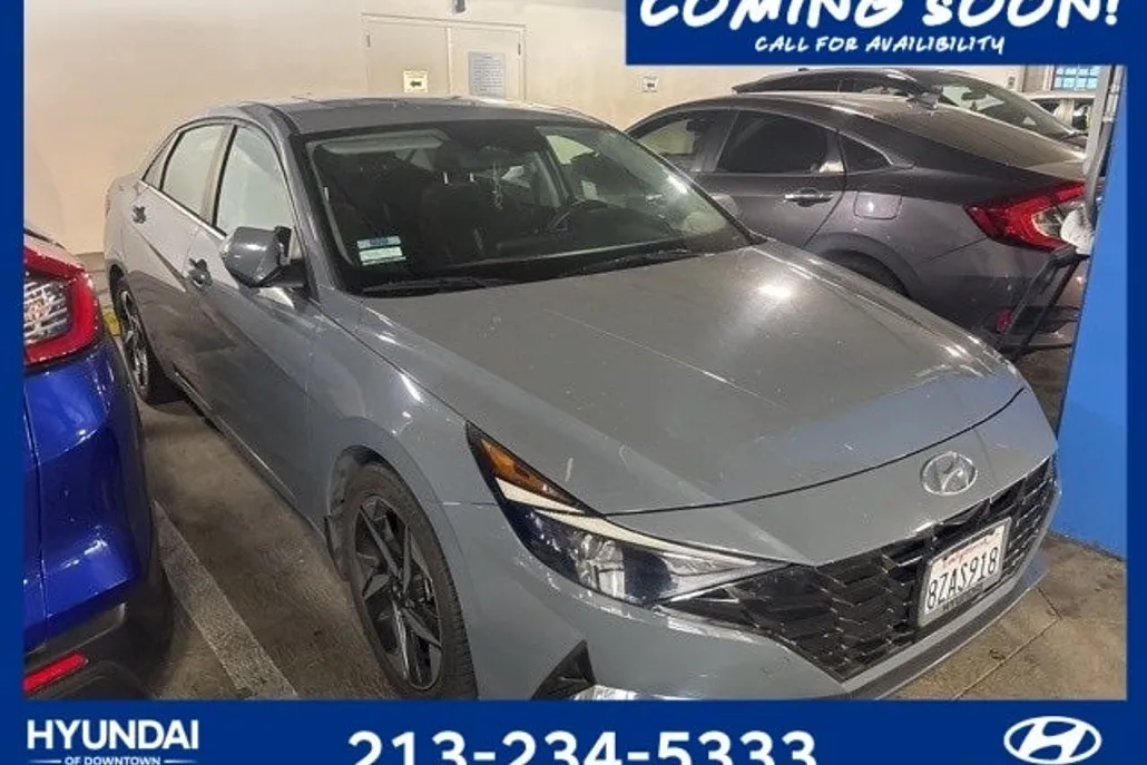 2022 Hyundai Elantra SEL photo 1