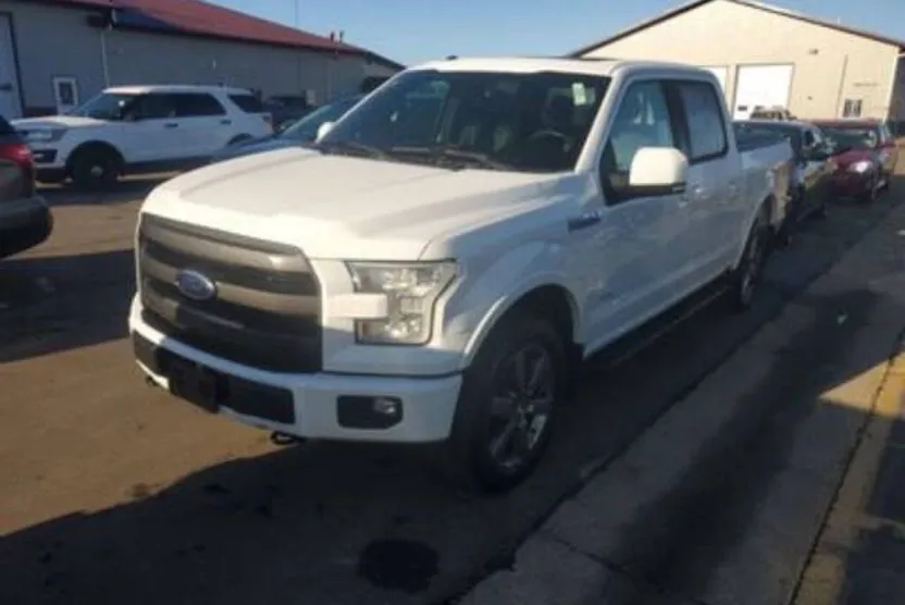 2016 Ford F-150 Lariat photo 1