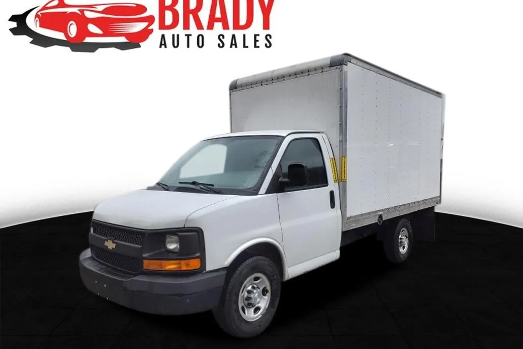 2017 Chevrolet Express 3500 Cutaway photo 1