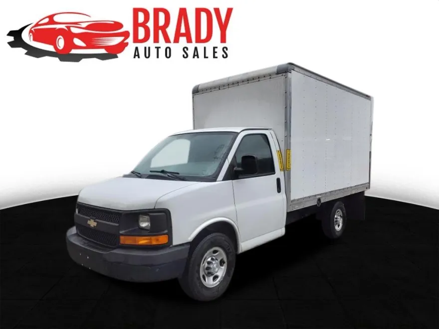 2017 Chevrolet Express 3500 Cutaway photo 1