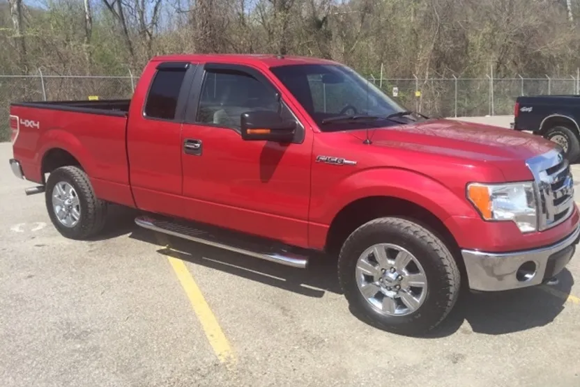 2009 Ford F-150 STX photo 1