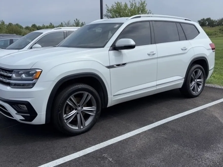 2018 Volkswagen Atlas V6 SE Technology R-Line photo 1