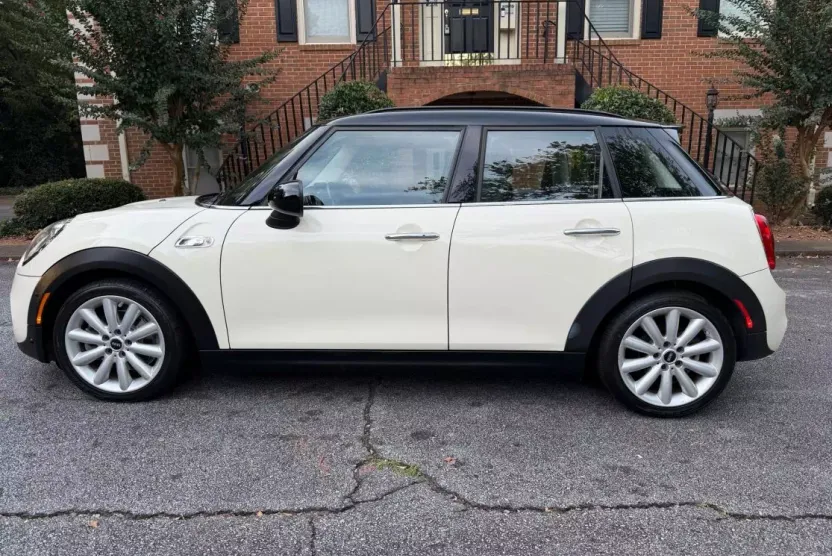 2018 Mini Cooper 4 Door Hardtop S photo 1