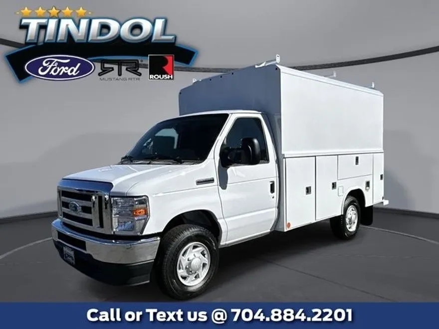 2025 Ford E-350 Base photo 1