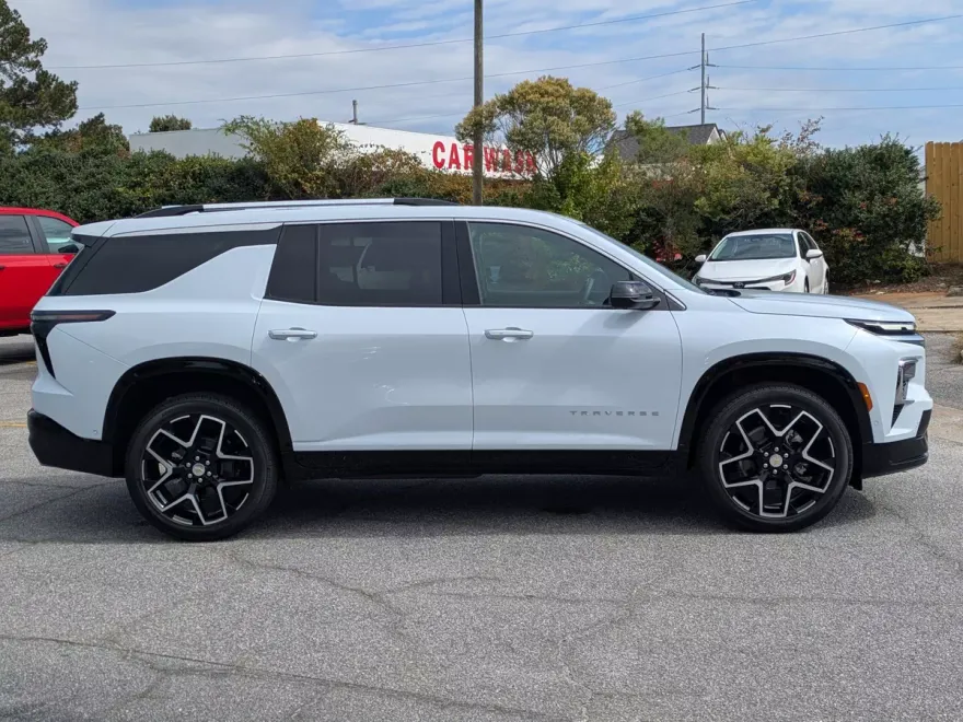 2026 Chevrolet Traverse High Country photo 1