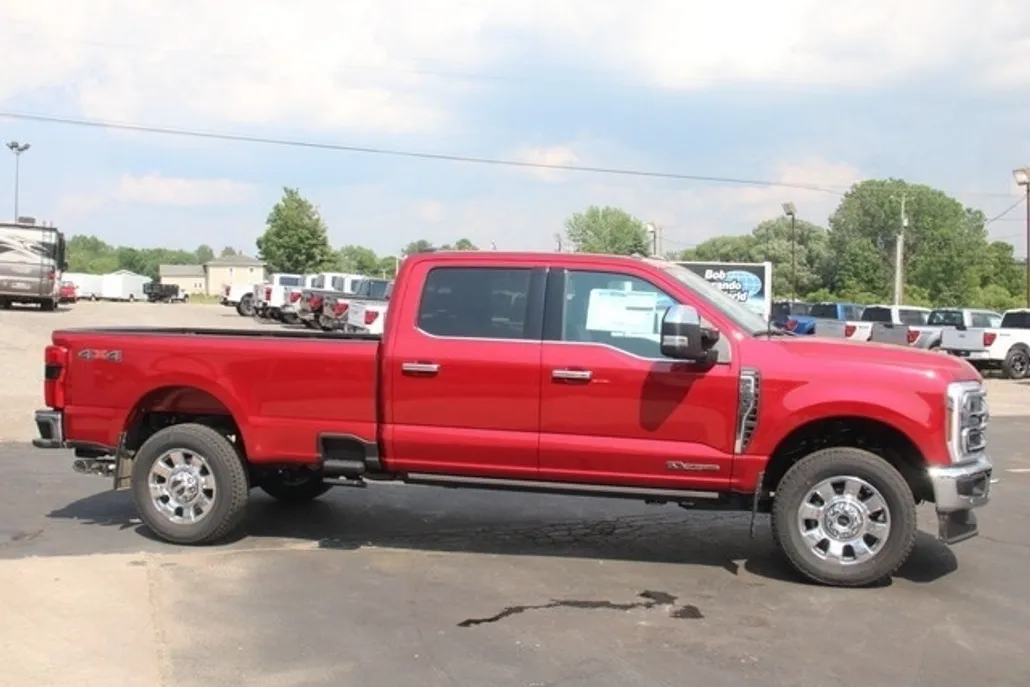 2024 Ford F-250 Lariat photo 1