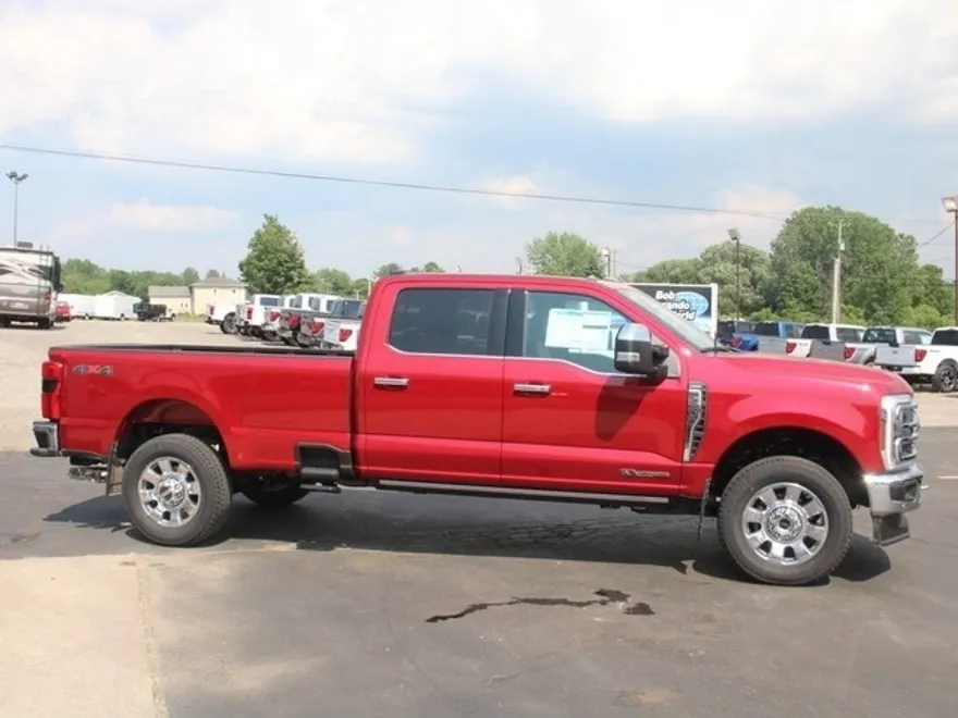 2024 Ford F-250 Lariat photo 1