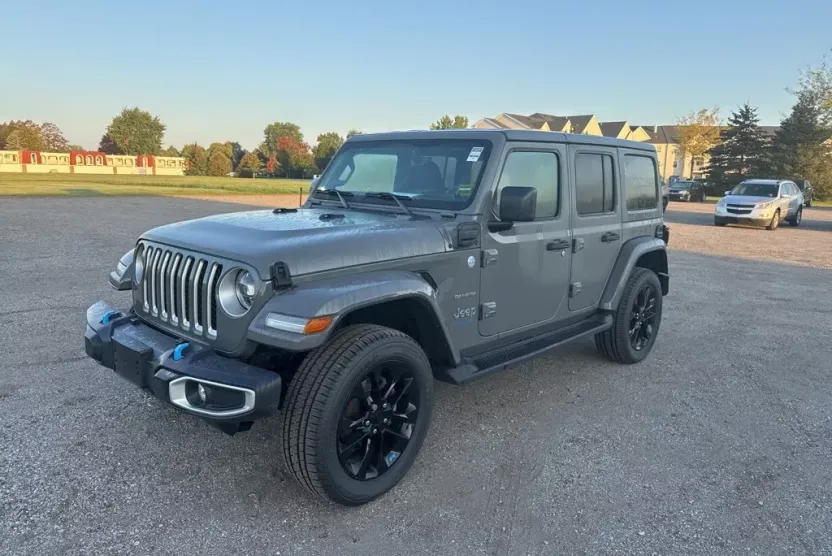 2022 Jeep Wrangler 4xe Unlimited Sahara photo 1