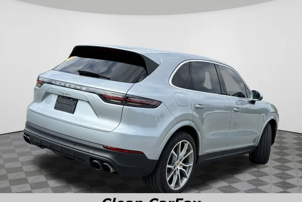 2020 Porsche Cayenne E-Hybrid photo 1