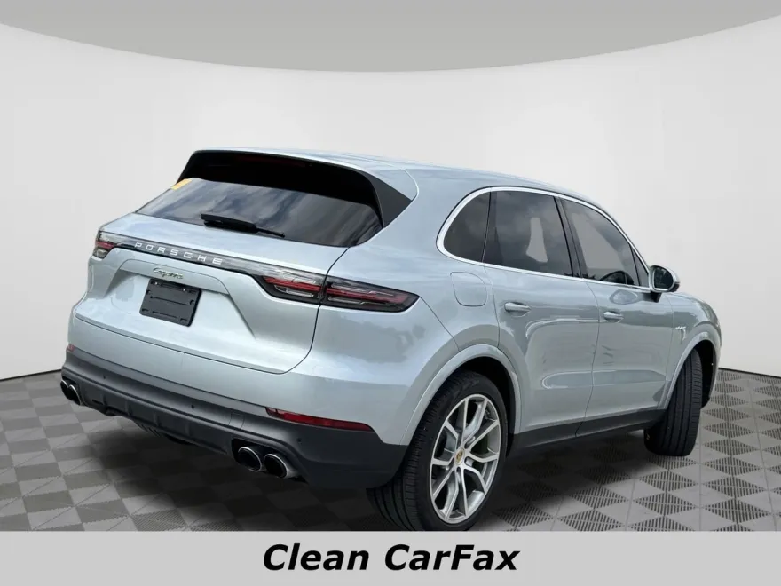 2020 Porsche Cayenne E-Hybrid photo 1