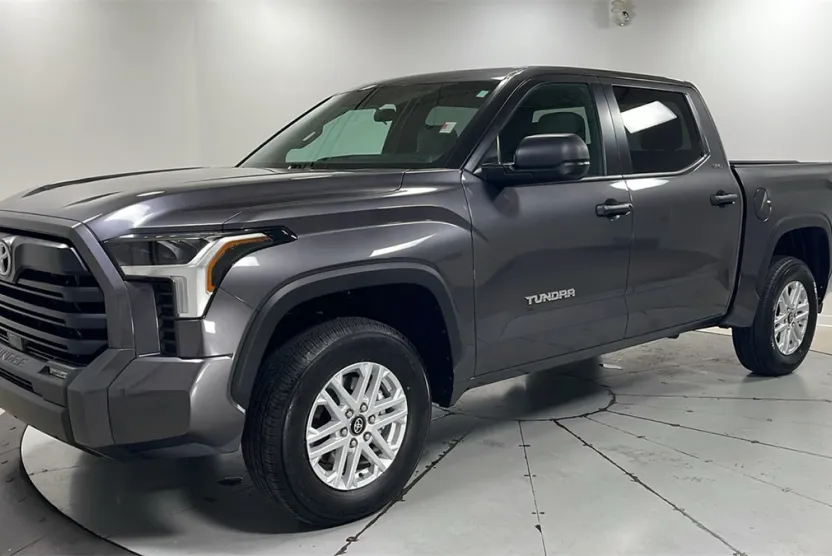 2025 Toyota Tundra SR5 photo 1