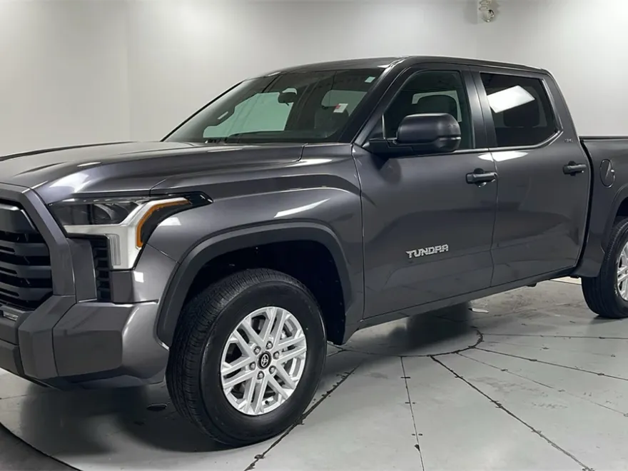 2025 Toyota Tundra SR5 photo 1