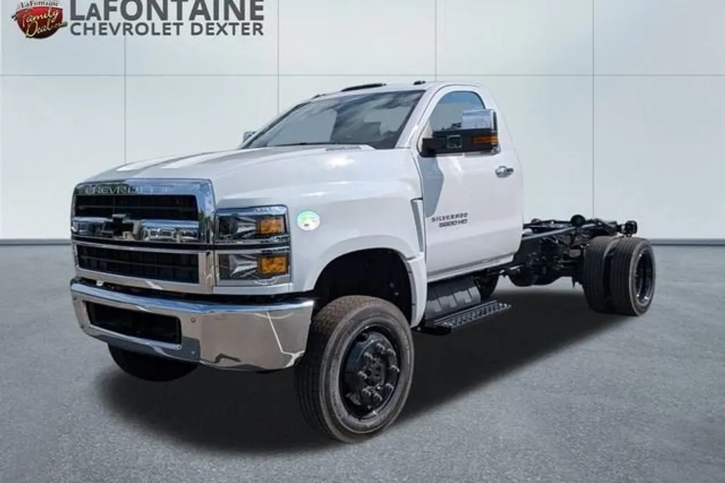 2024 Chevrolet Silverado 5500HD Work Truck photo 1