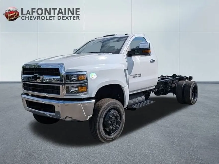 2024 Chevrolet Silverado 5500HD Work Truck photo 1