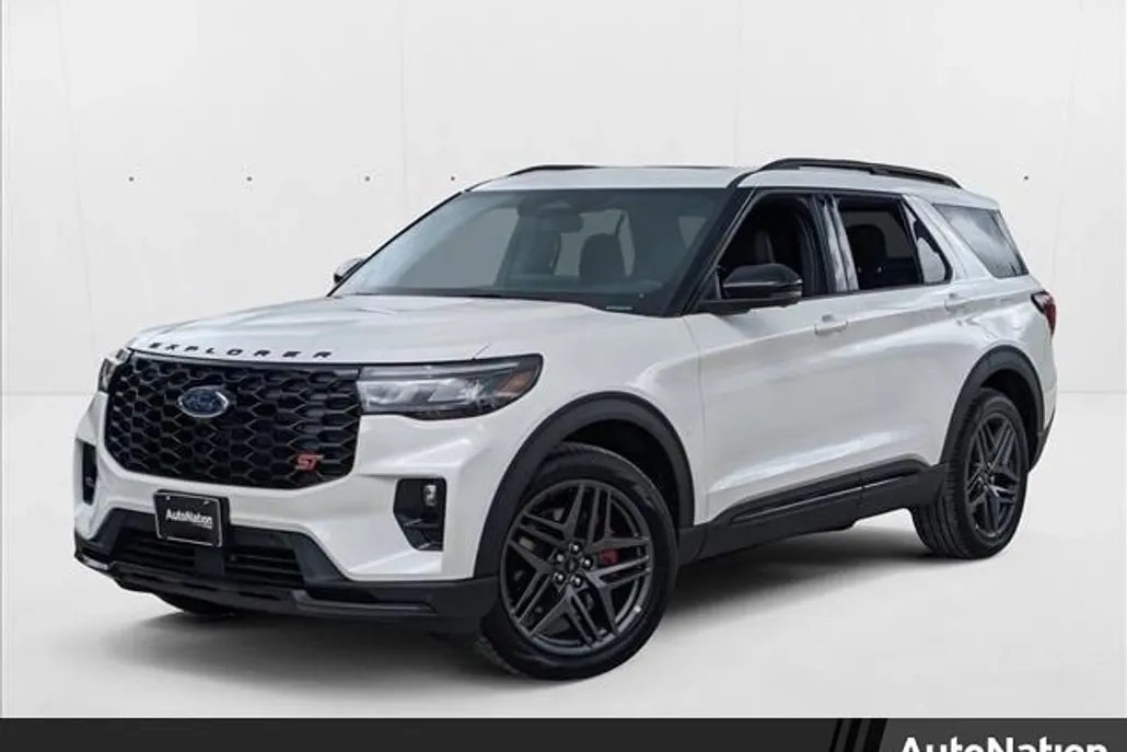 2025 Ford Explorer ST photo 1