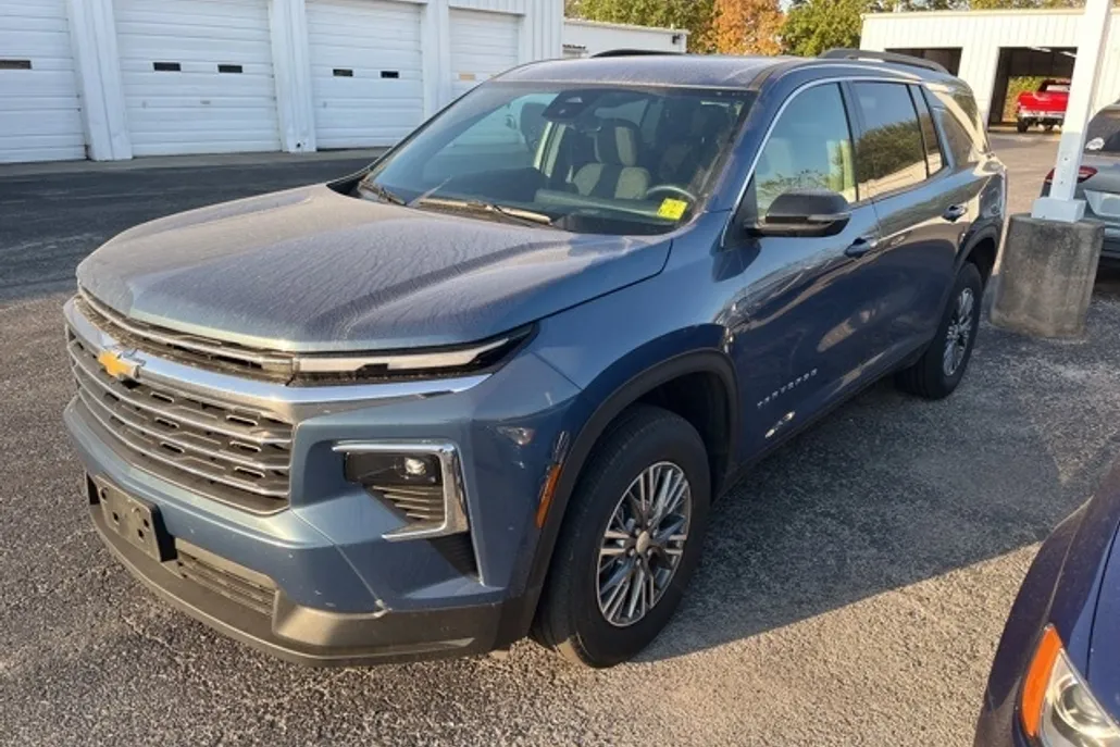 2025 Chevrolet Traverse photo 1